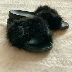 Size 6 Black Furry slides!